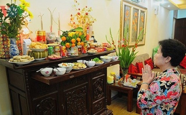 chuyen gia ly huong dan gia dinh hien dai cach cung ram thang 7 chuan xac